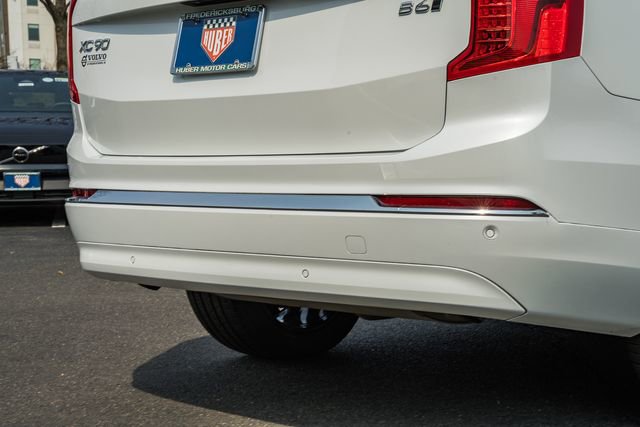 Used 2023 Volvo XC90 B6 Plus w/ Protection Package image 9