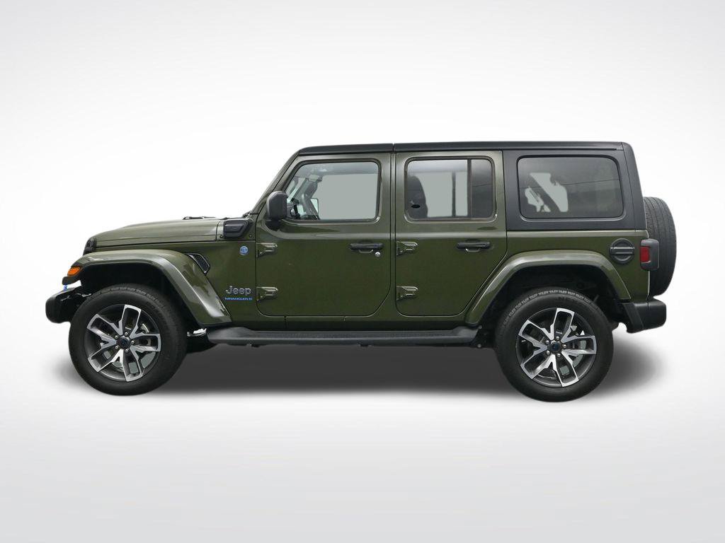 Used 2024 Jeep Wrangler Unlimited w/ Convenience Group AWD/4WD image 10