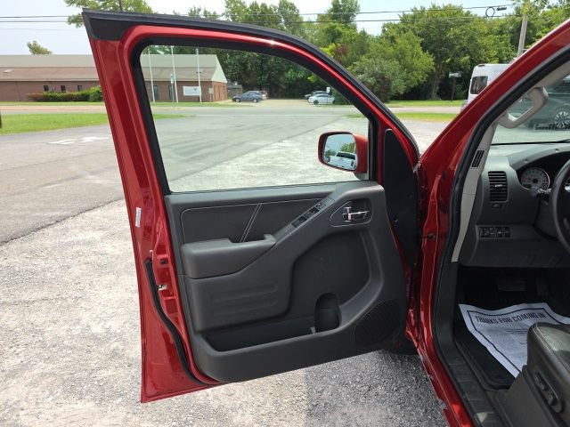 Used 2015 Nissan Frontier PRO-4X w/ Pro-4x Luxury Package AWD/4WD image 11
