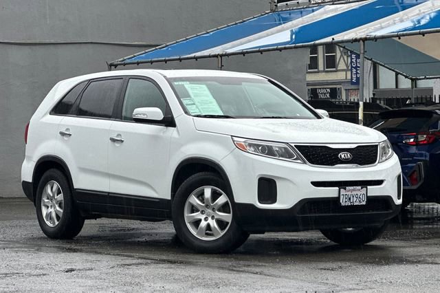 Used 2014 Kia Sorento LX image 2
