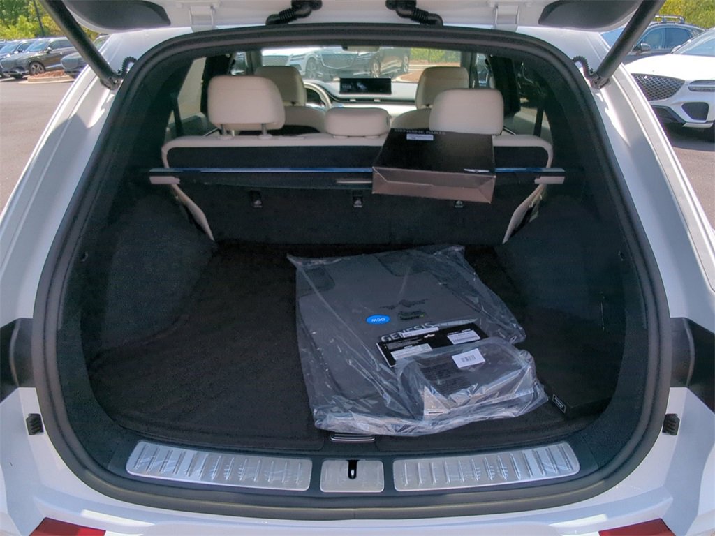 Used 2025 Genesis Electrified GV70 Advanced image 13