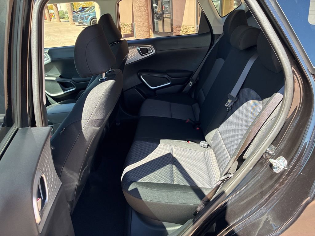 Certified 2025 Kia Soul LX FWD image 15