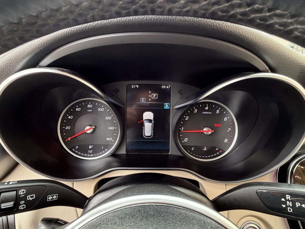 Used 2021 Mercedes-Benz GLC 300 4MATIC image 31