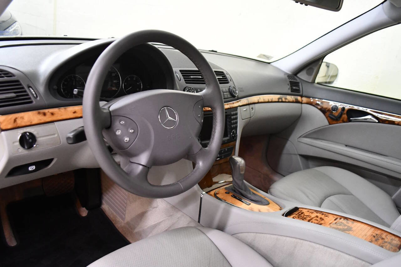 Used 2005 Mercedes-Benz E 320 CDI Sedan image 13