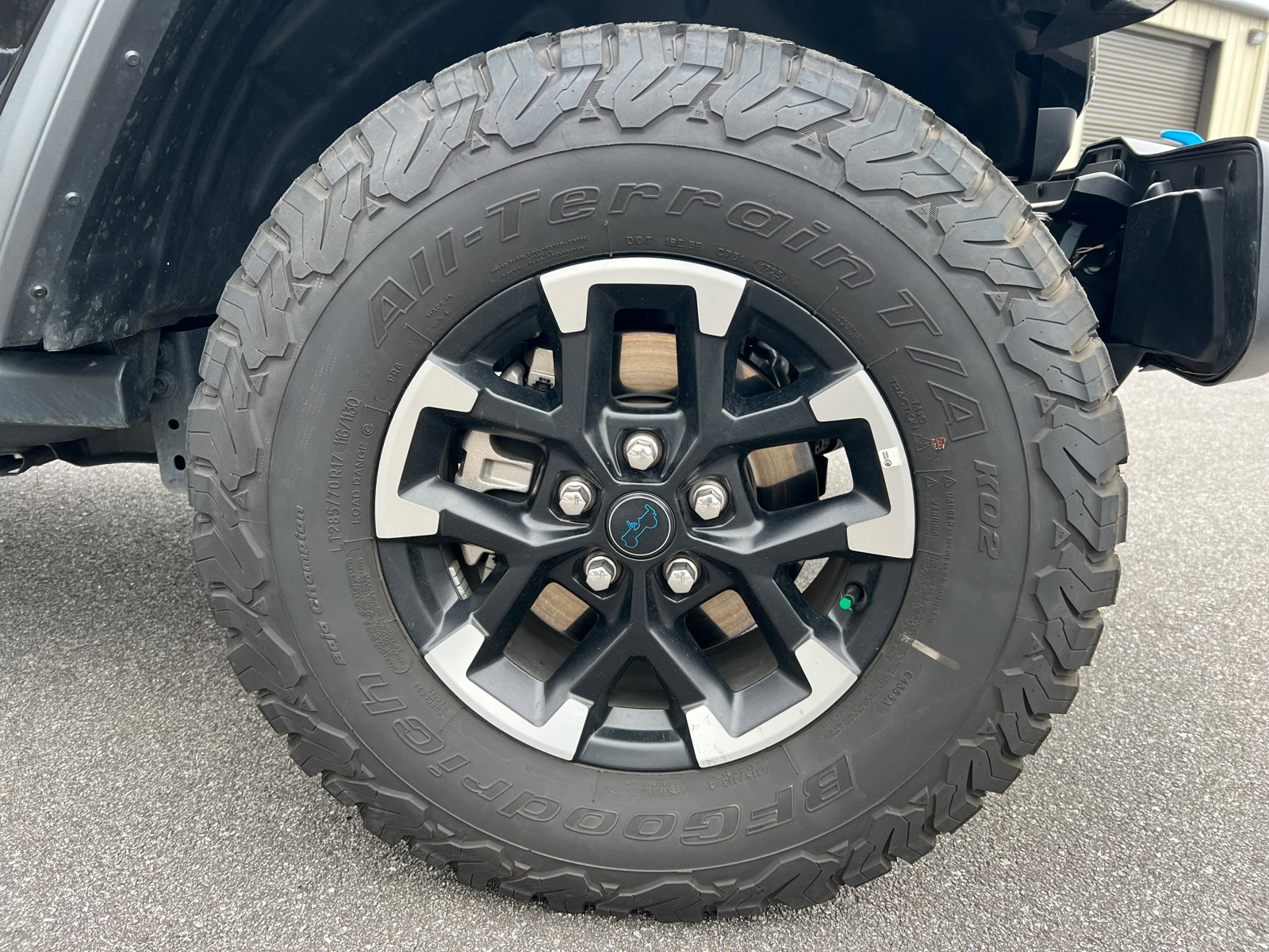 Used 2025 Jeep Wrangler Unlimited Rubicon 4xe w/ Convenience Group image 12