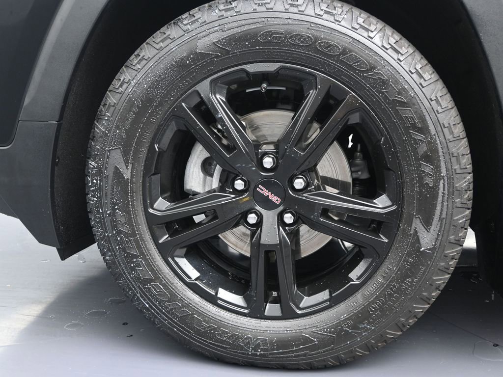 Used 2024 GMC Terrain AT4 w/ Tech Package AWD/4WD image 10