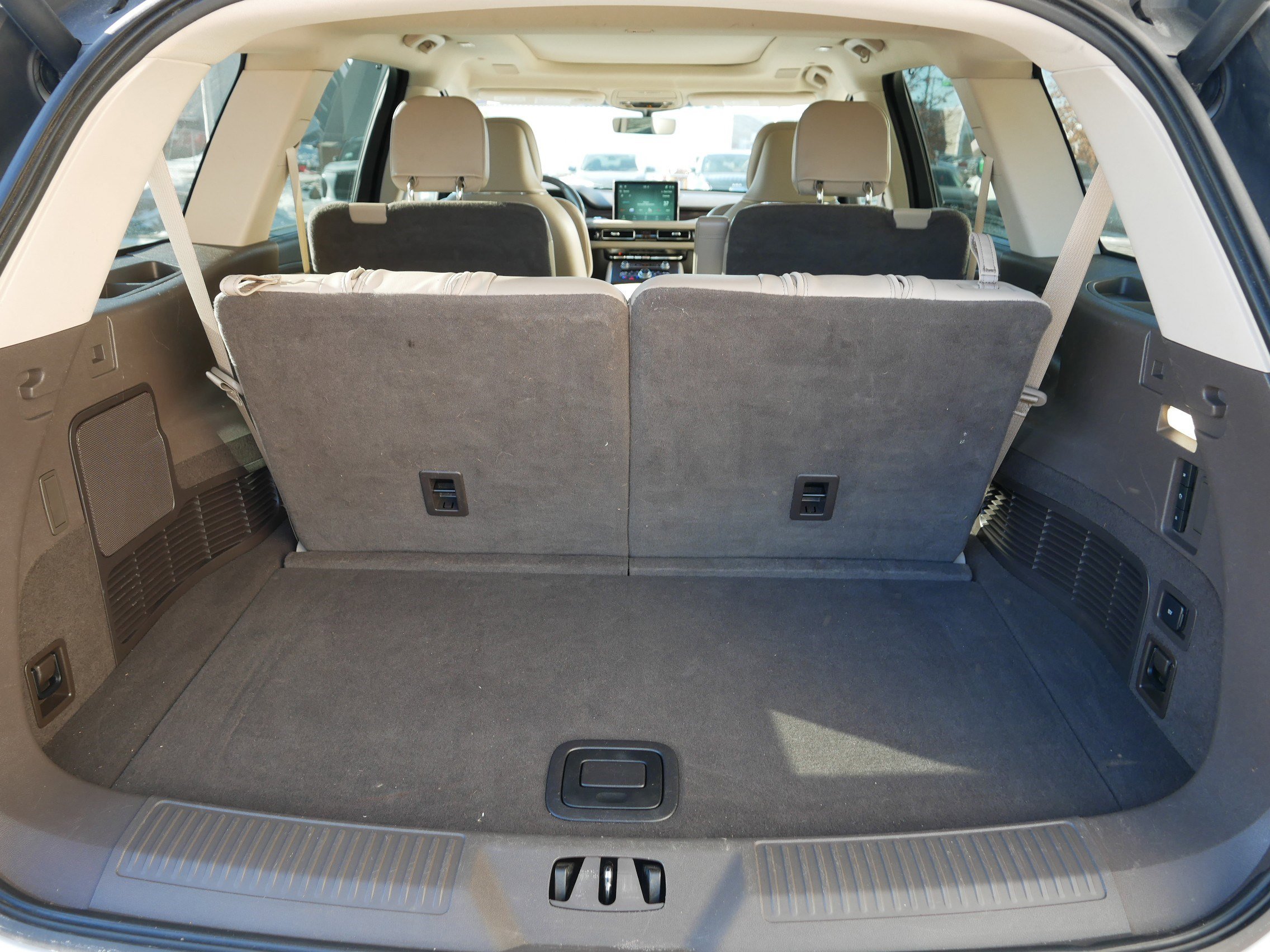 Used 2022 Lincoln Aviator Reserve w/ Equipment Group 201A AWD/4WD image 18