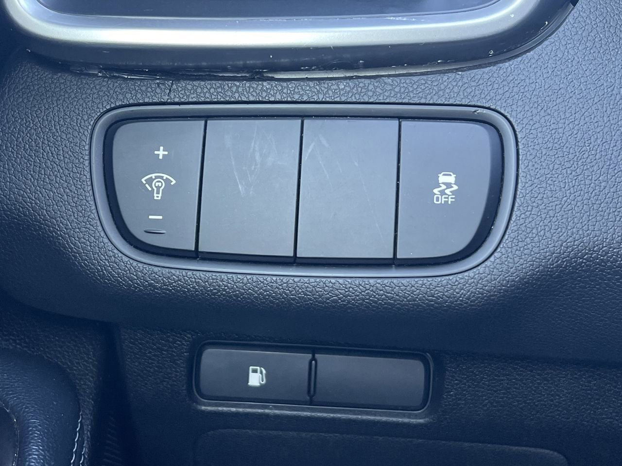 Used 2016 Kia Sorento LX w/ LX Convenience Package image 13