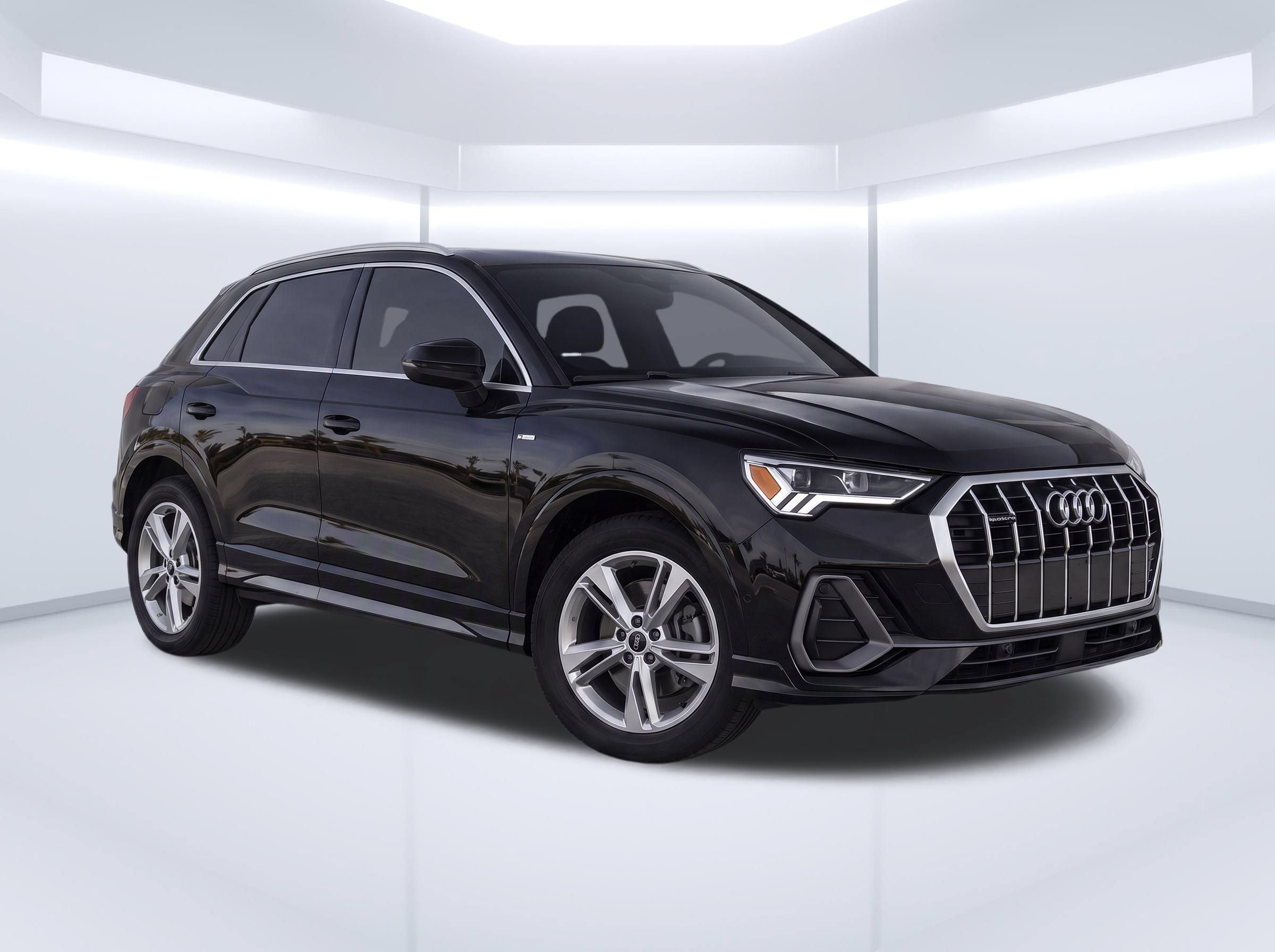 Certified 2024 Audi Q3 2.0T Premium AWD/4WD image 2