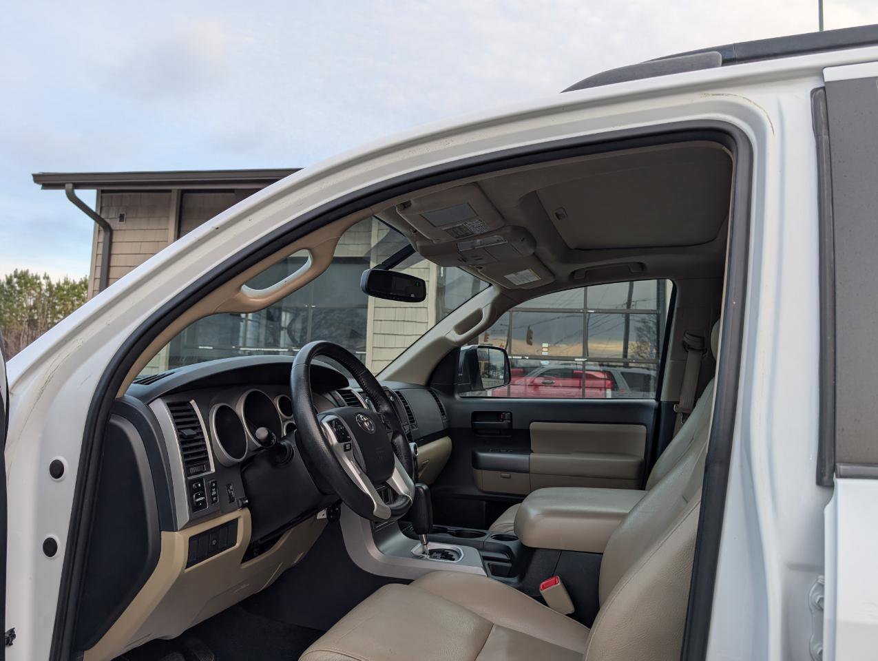 Used 2014 Toyota Sequoia SR5 w/ Premium Package image 13