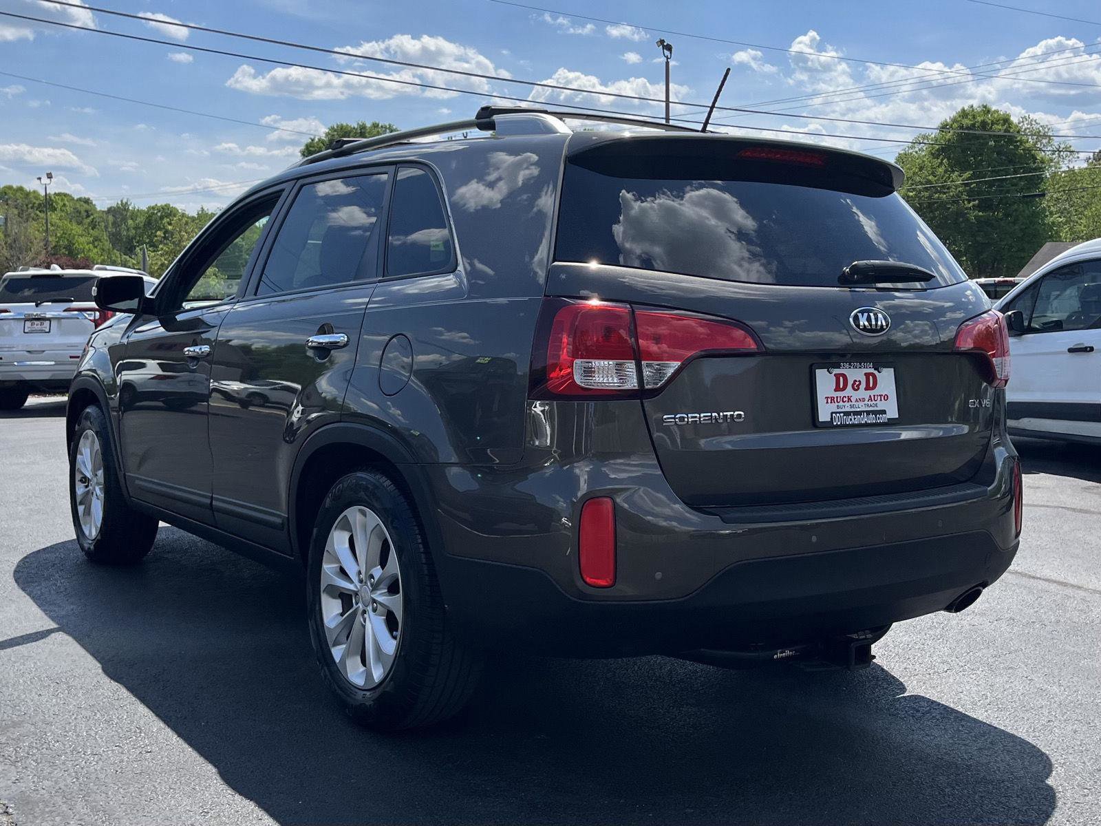 Used 2015 Kia Sorento EX FWD image 3