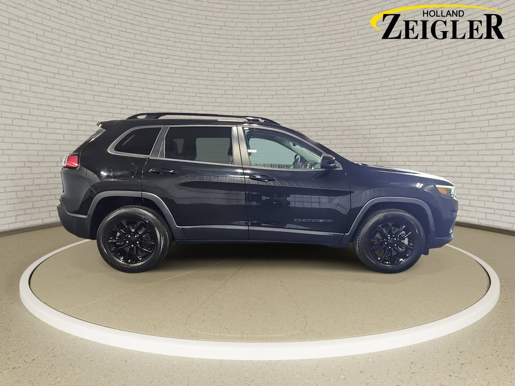 Used 2023 Jeep Cherokee Altitude Lux AWD/4WD image 4