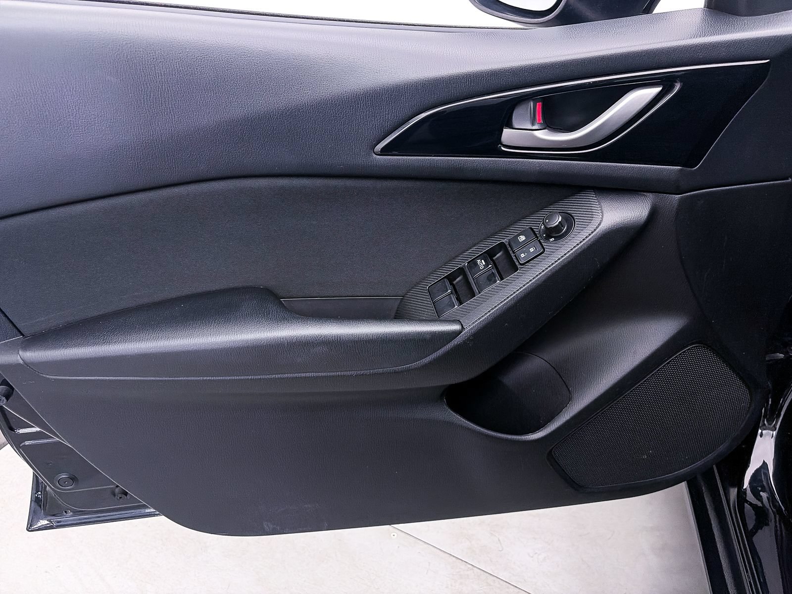 Used 2016 MAZDA MAZDA3 i Touring FWD image 13