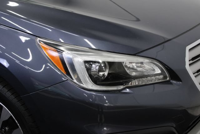 Used 2017 Subaru Outback 2.5i Limited AWD/4WD image 8