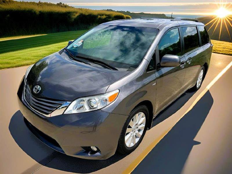 Used 2017 Toyota Sienna AWD image 1
