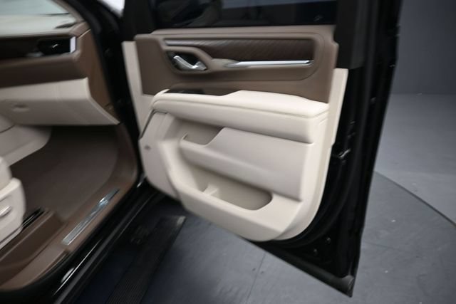 Used 2024 GMC Yukon Denali w/ Advanced Technology Package AWD/4WD image 34