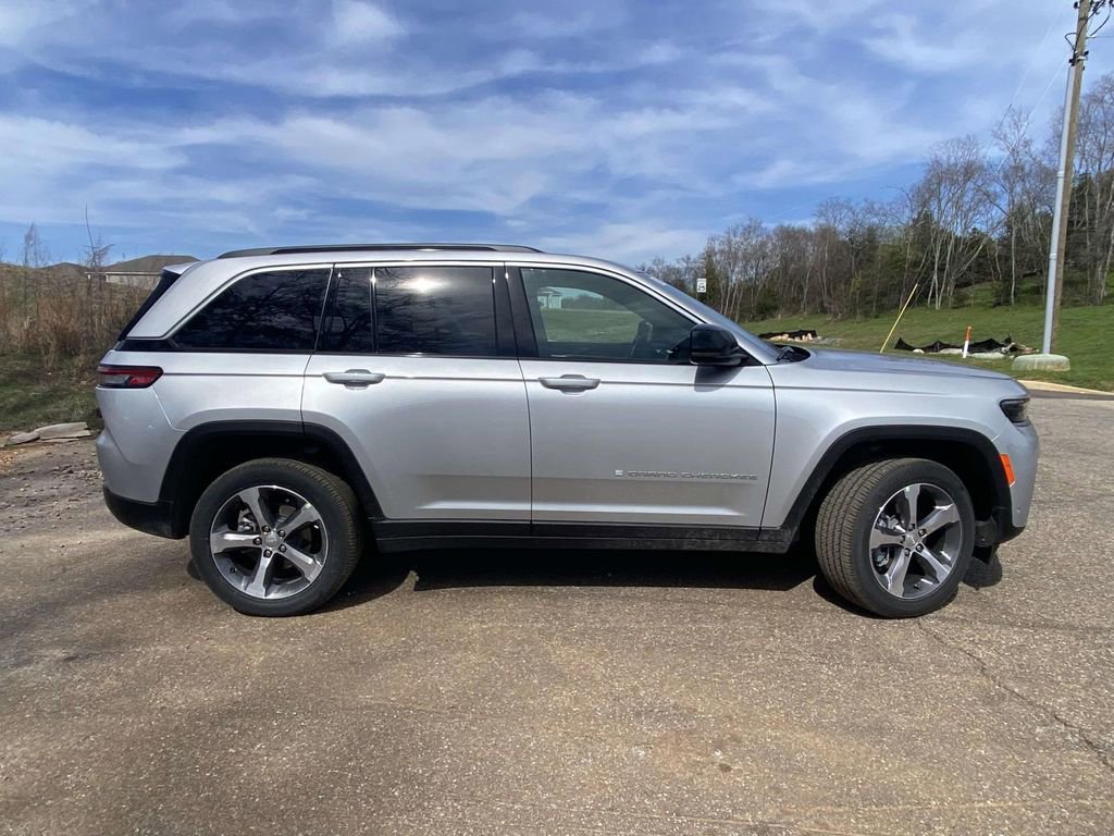 New 2026 Jeep Grand Cherokee Limited w/ Luxury Tech Group II image 36