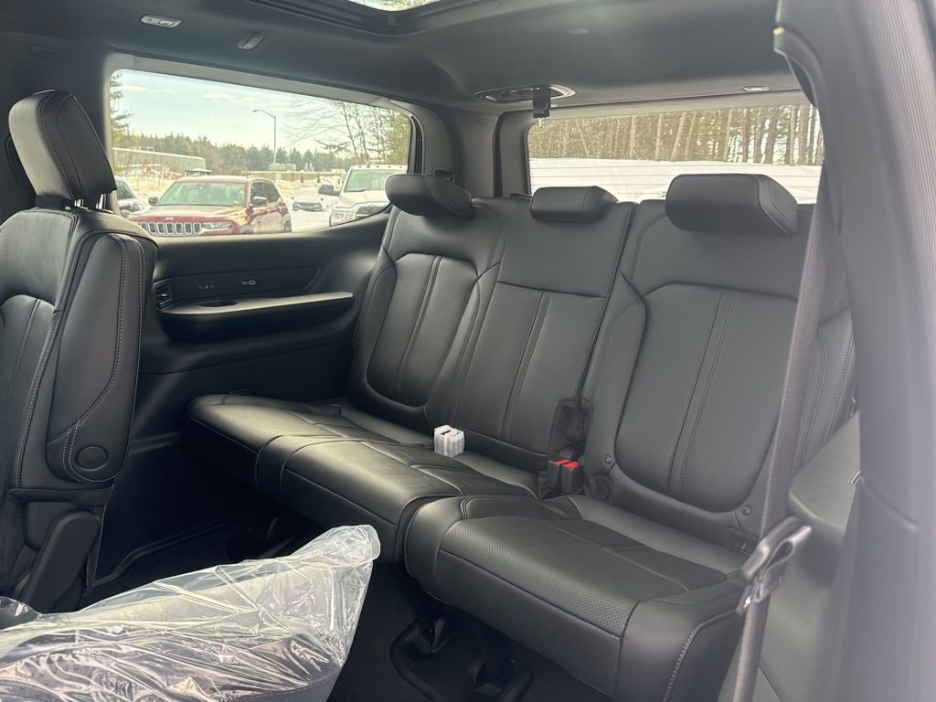 New 2026 Jeep Grand Wagoneer Limited w/ Premium Group II image 25