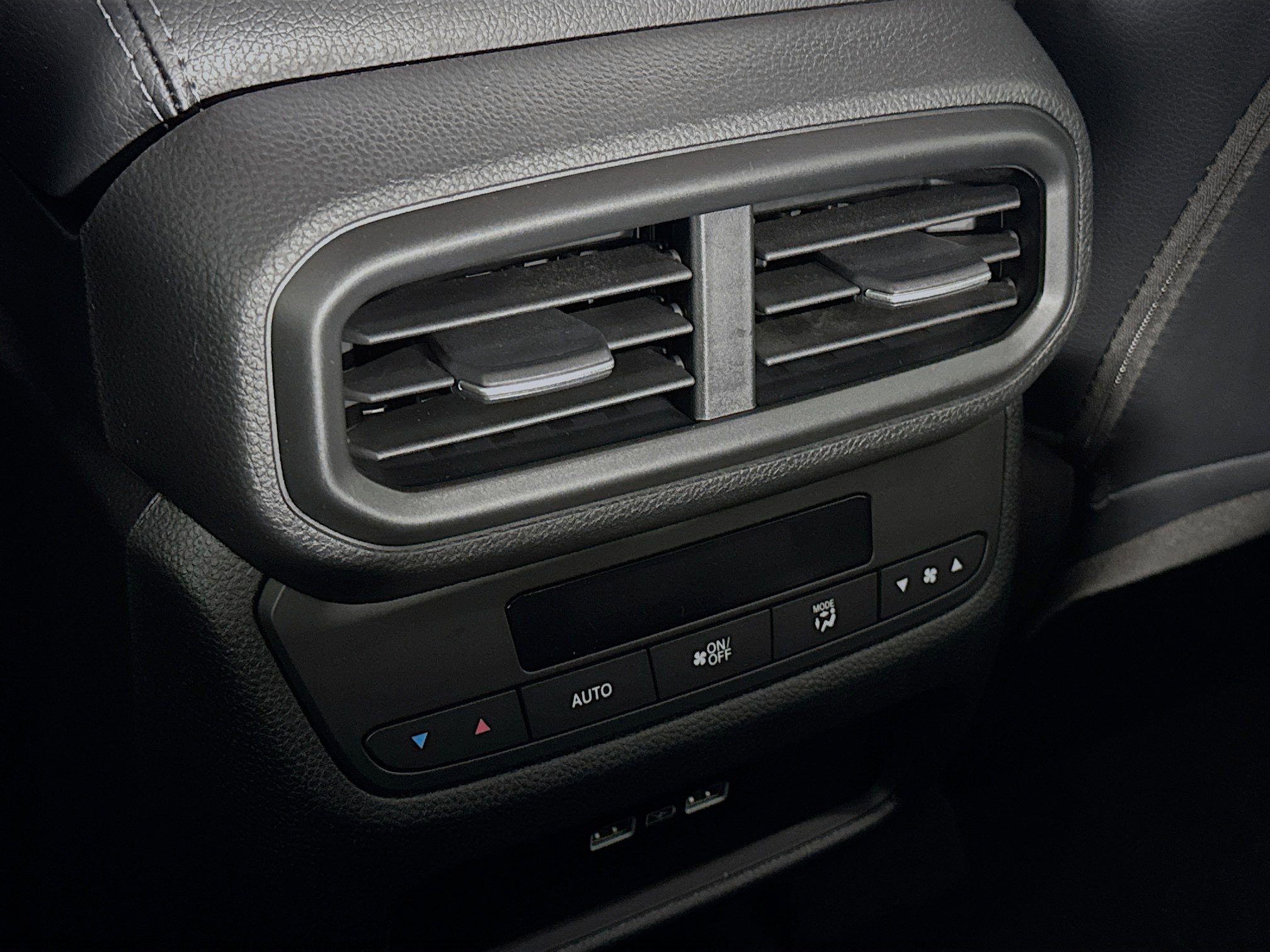 Certified 2023 Honda Pilot Touring image 27