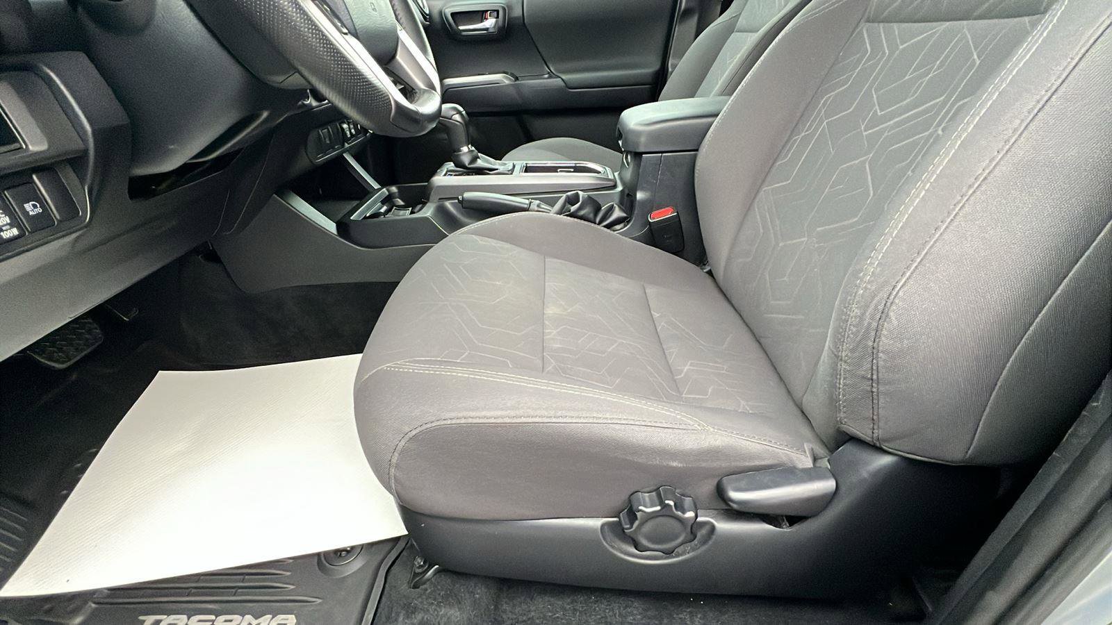 Used 2019 Toyota Tacoma TRD Off-Road image 21