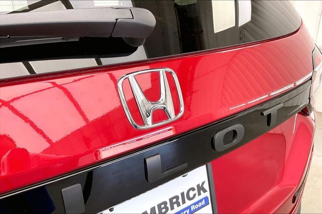Certified 2025 Honda Pilot TrailSport image 32