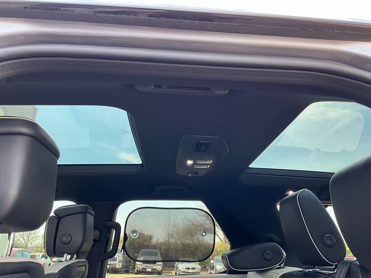 Used 2022 Land Rover Discovery S R-Dynamic image 20