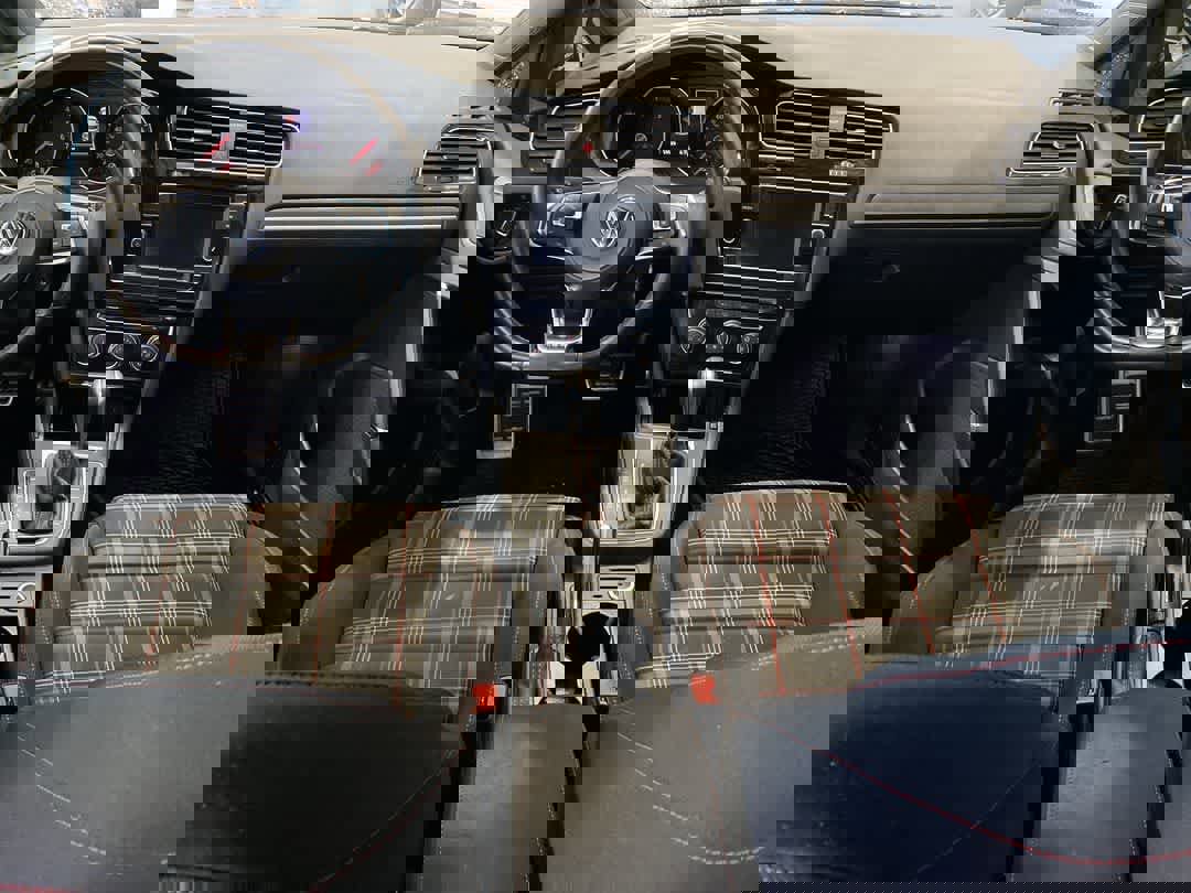 Used 2020 Volkswagen GTI S image 20