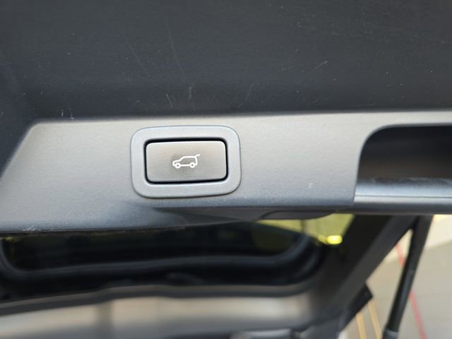 Certified 2022 Land Rover Range Rover Sport SVR AWD/4WD image 16