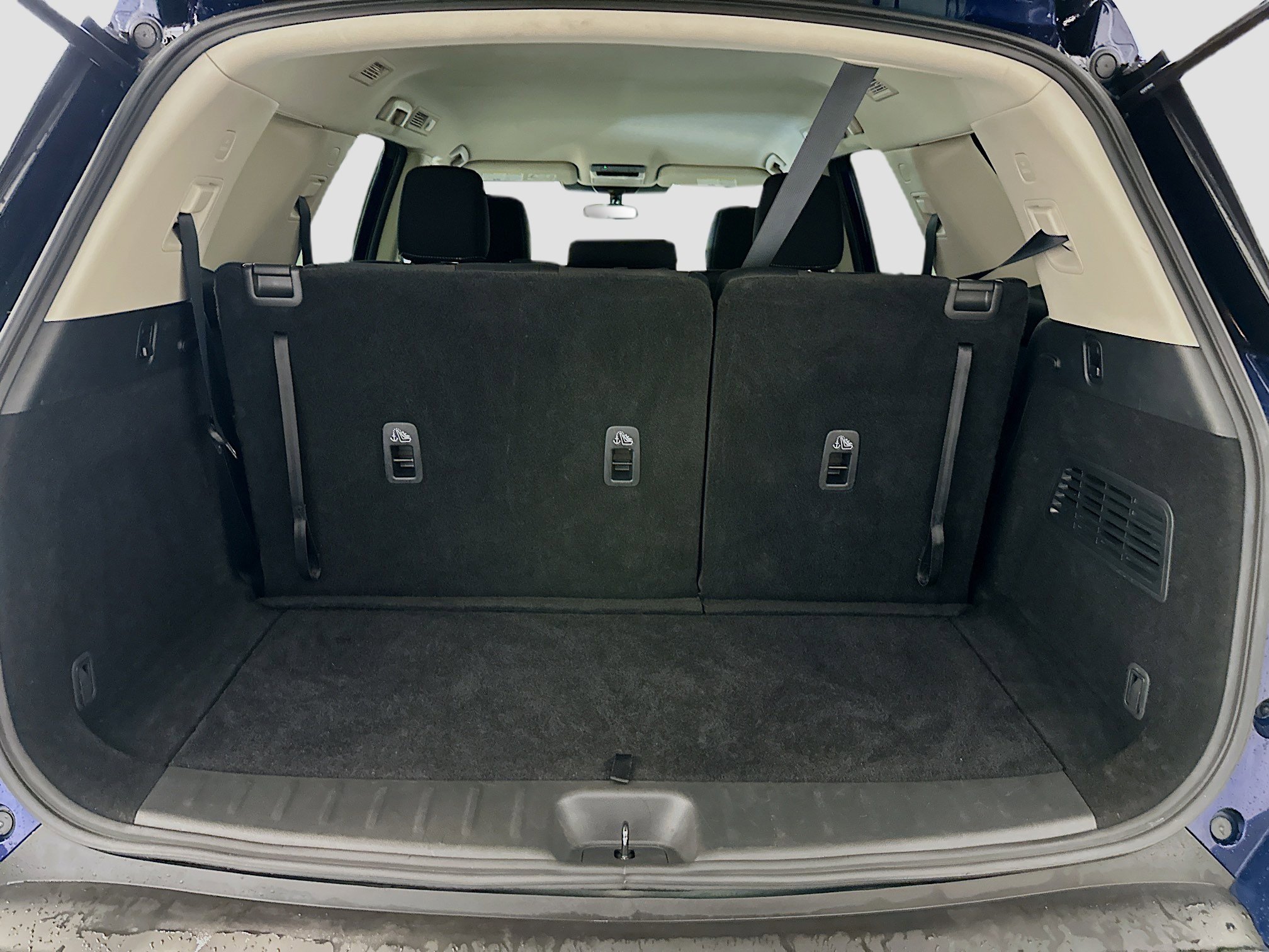 Used 2024 Nissan Pathfinder SV image 30