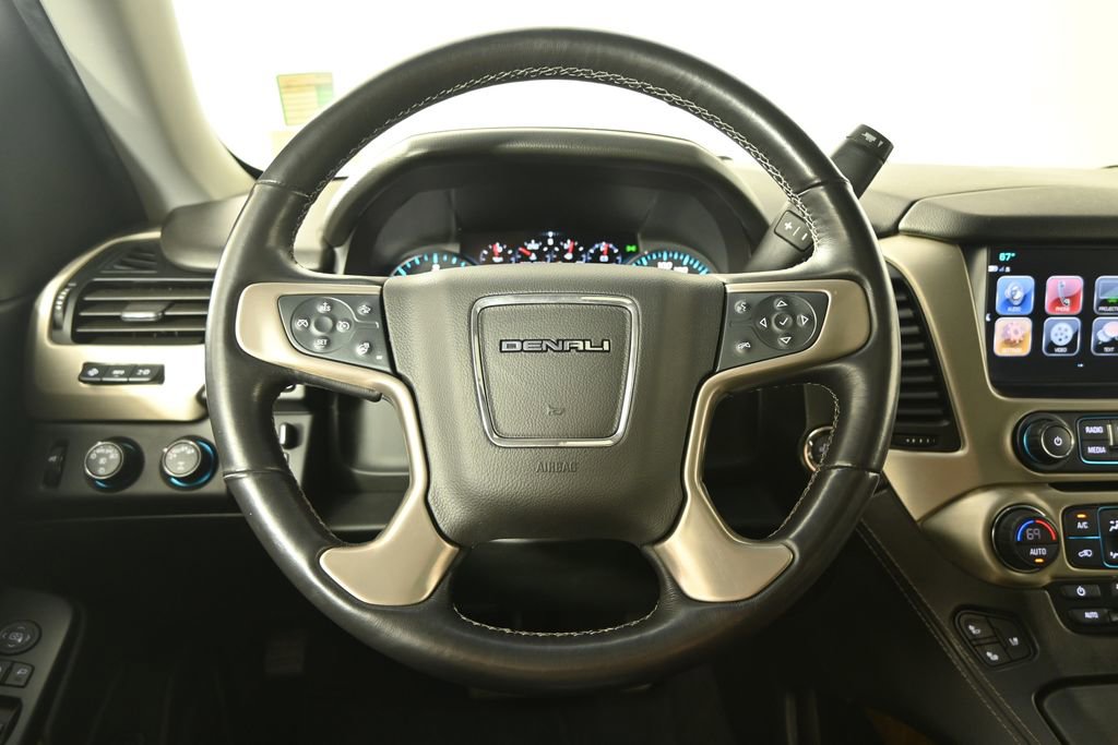 Used 2020 GMC Yukon XL Denali w/ Denali Ultimate Black Edition AWD/4WD image 37