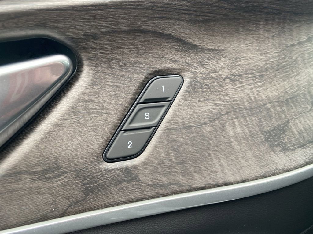 New 2025 Jeep Grand Cherokee L Limited image 11