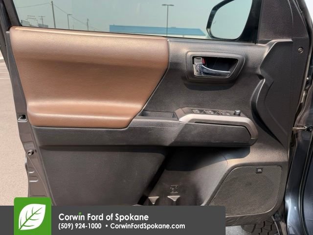 Used 2017 Toyota Tacoma Limited w/ Tow Package AWD/4WD image 19
