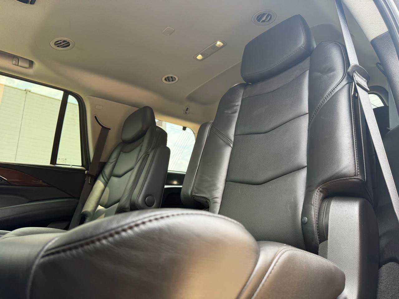 Used 2018 Cadillac Escalade Premium Luxury AWD/4WD image 10