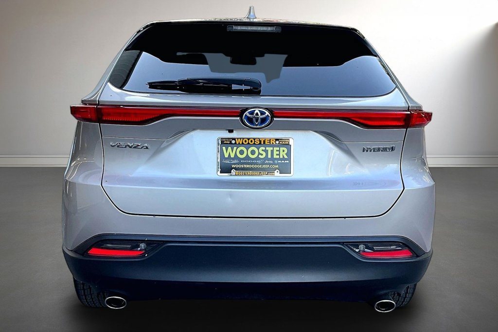 Used 2022 Toyota Venza LE AWD/4WD image 6