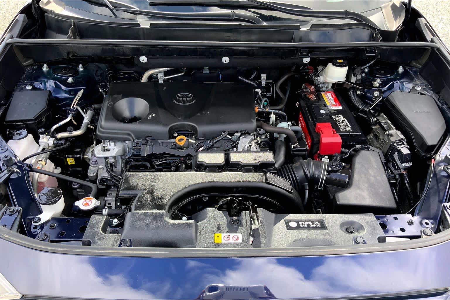 Used 2021 Toyota RAV4 XLE Premium image 31