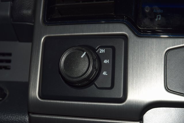 Used 2022 Ford F450 Platinum w/ FX4 Off-Road Package image 36