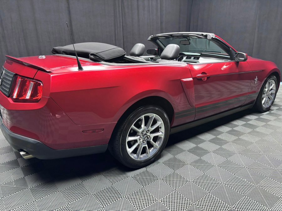 Used 2010 Ford Mustang Premium image 25