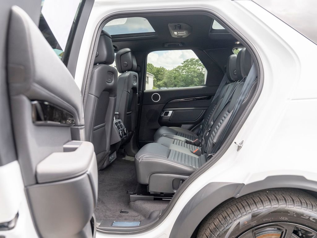 New 2025 Land Rover Discovery S image 20