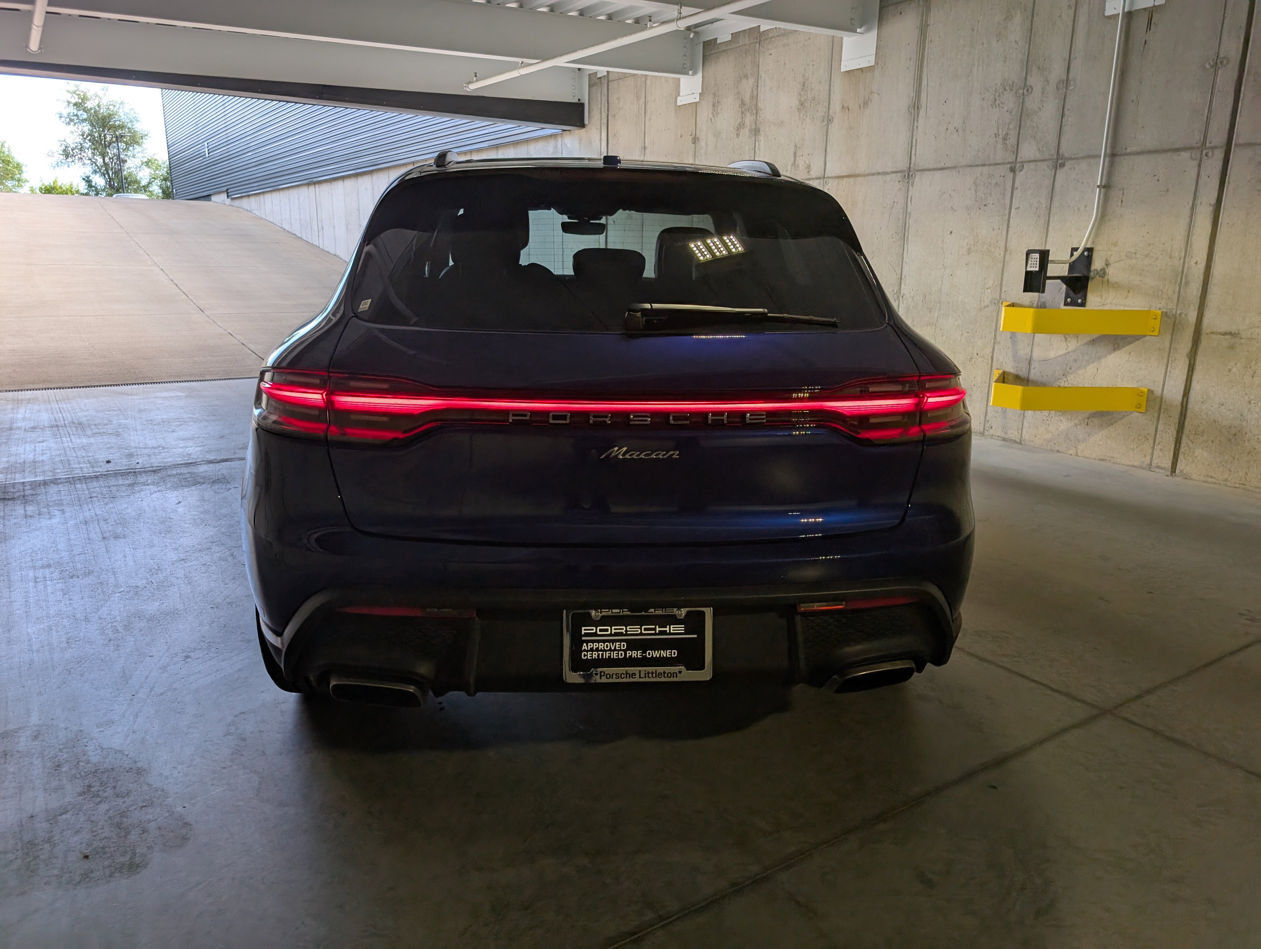 Used 2025 Porsche Macan image 8