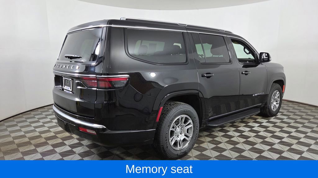 Used 2023 Jeep Wagoneer 4WD image 8