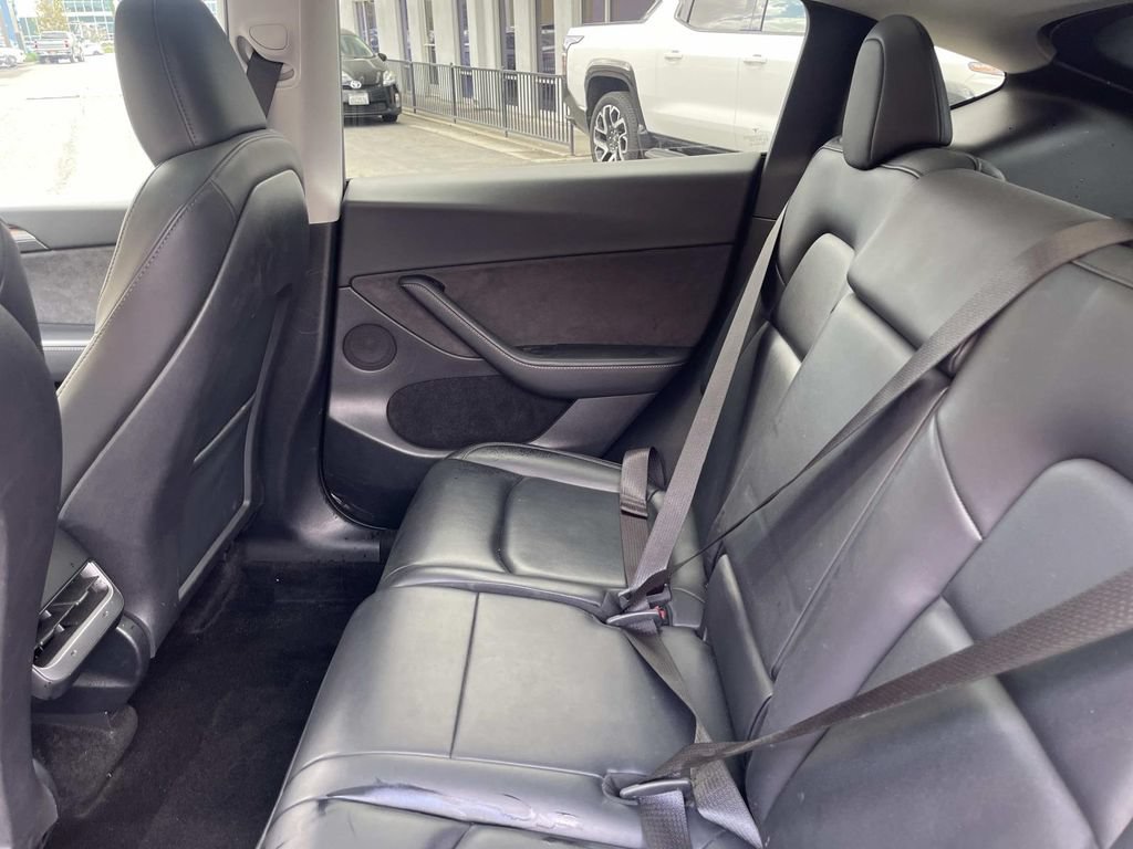 Used 2024 Tesla Model Y Long Range AWD/4WD image 12