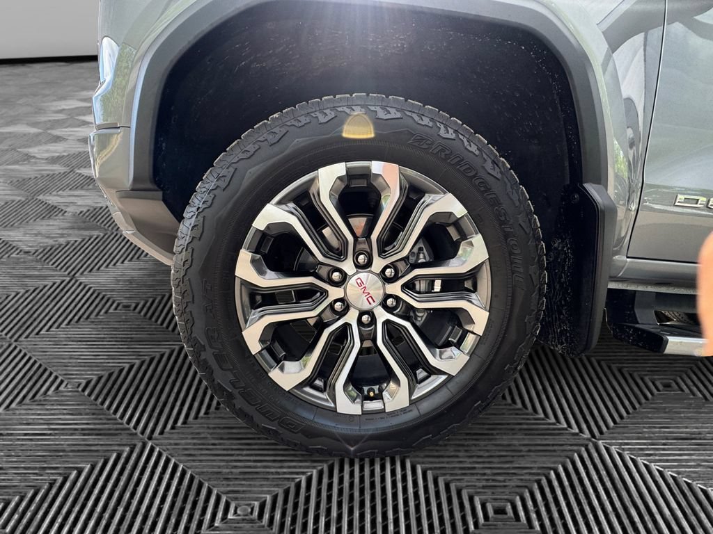 Certified 2024 GMC Canyon Denali AWD/4WD image 9