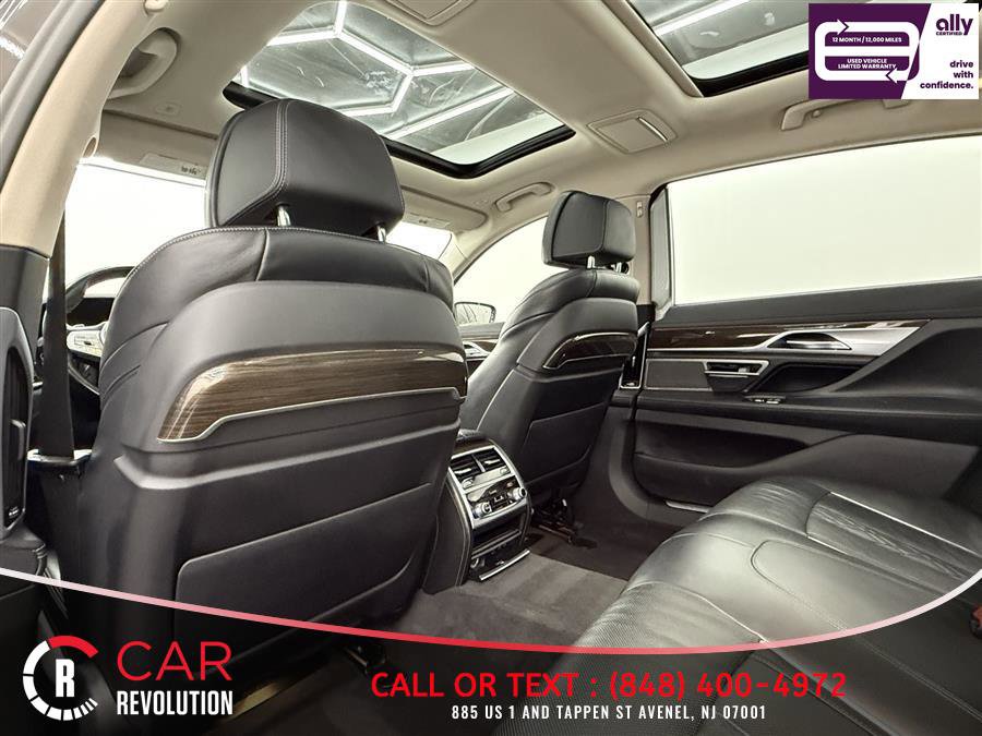 Used 2020 BMW 740i RWD image 31