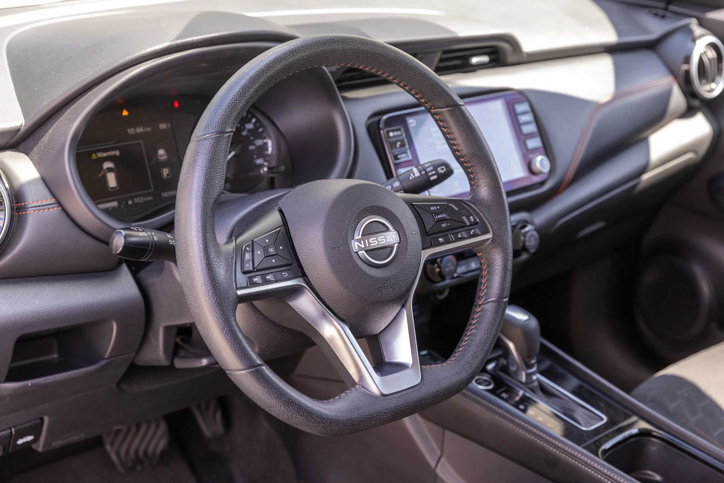 Used 2024 Nissan Kicks SR FWD image 17