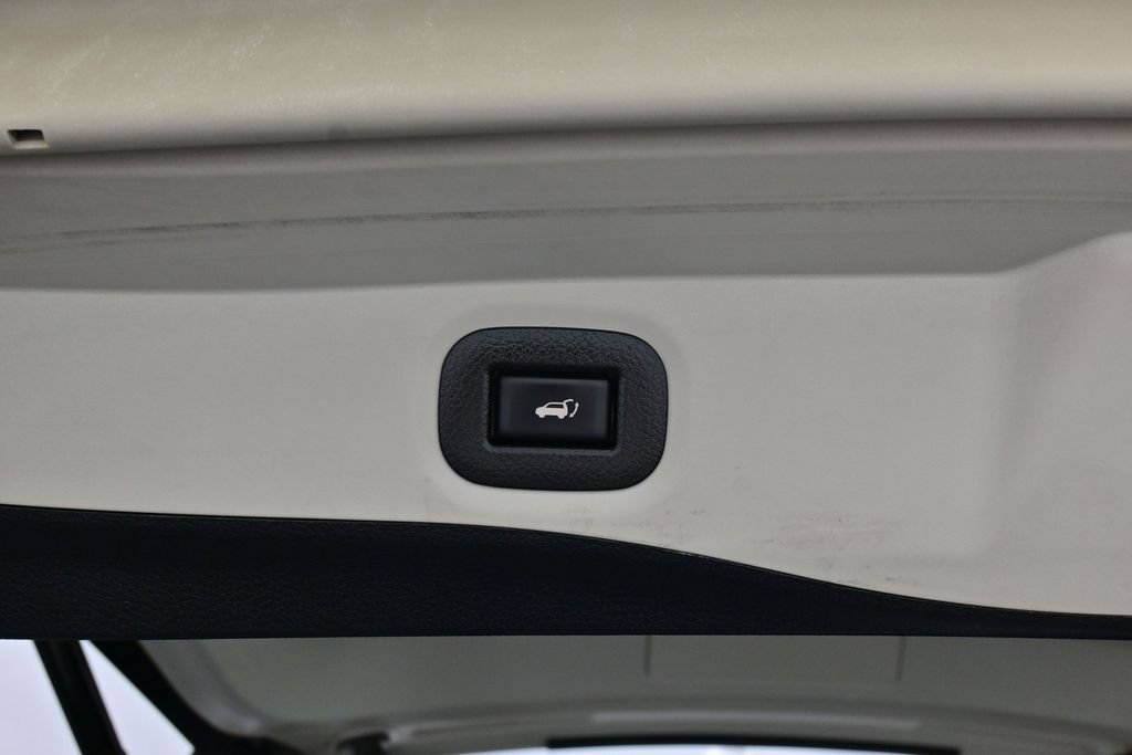 Used 2018 Nissan Rogue SL AWD/4WD image 31