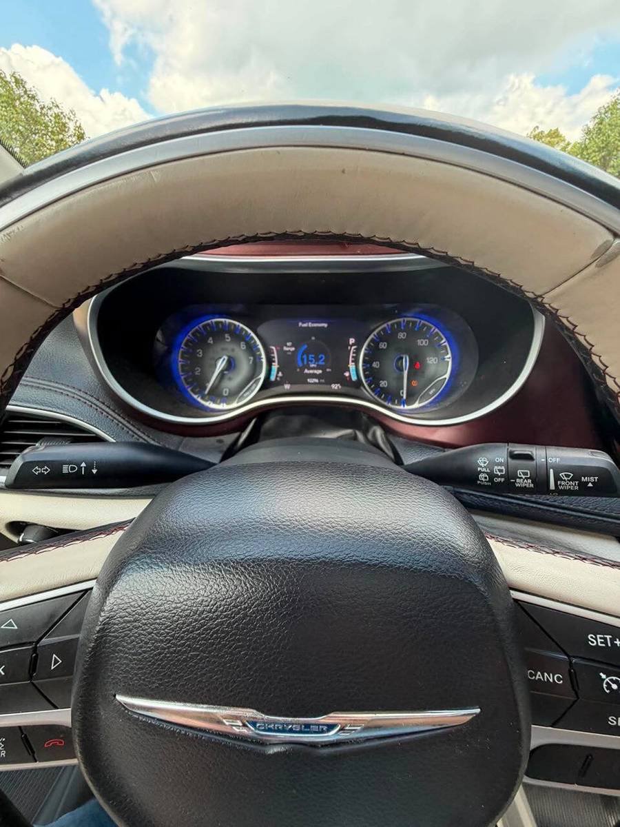 Used 2017 Chrysler Pacifica Limited FWD image 20
