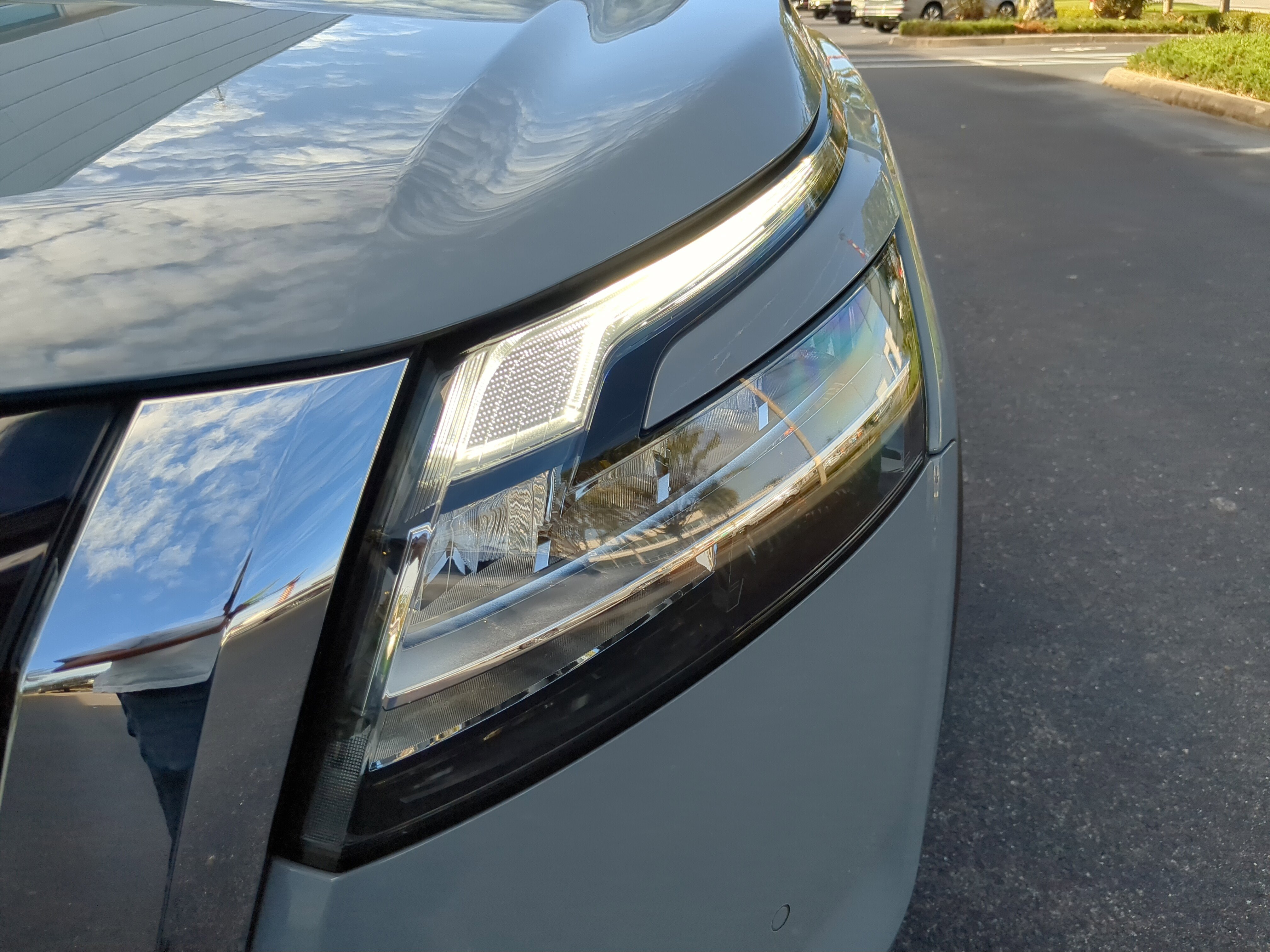 Used 2024 Nissan Pathfinder Platinum w/ Cargo Package image 9