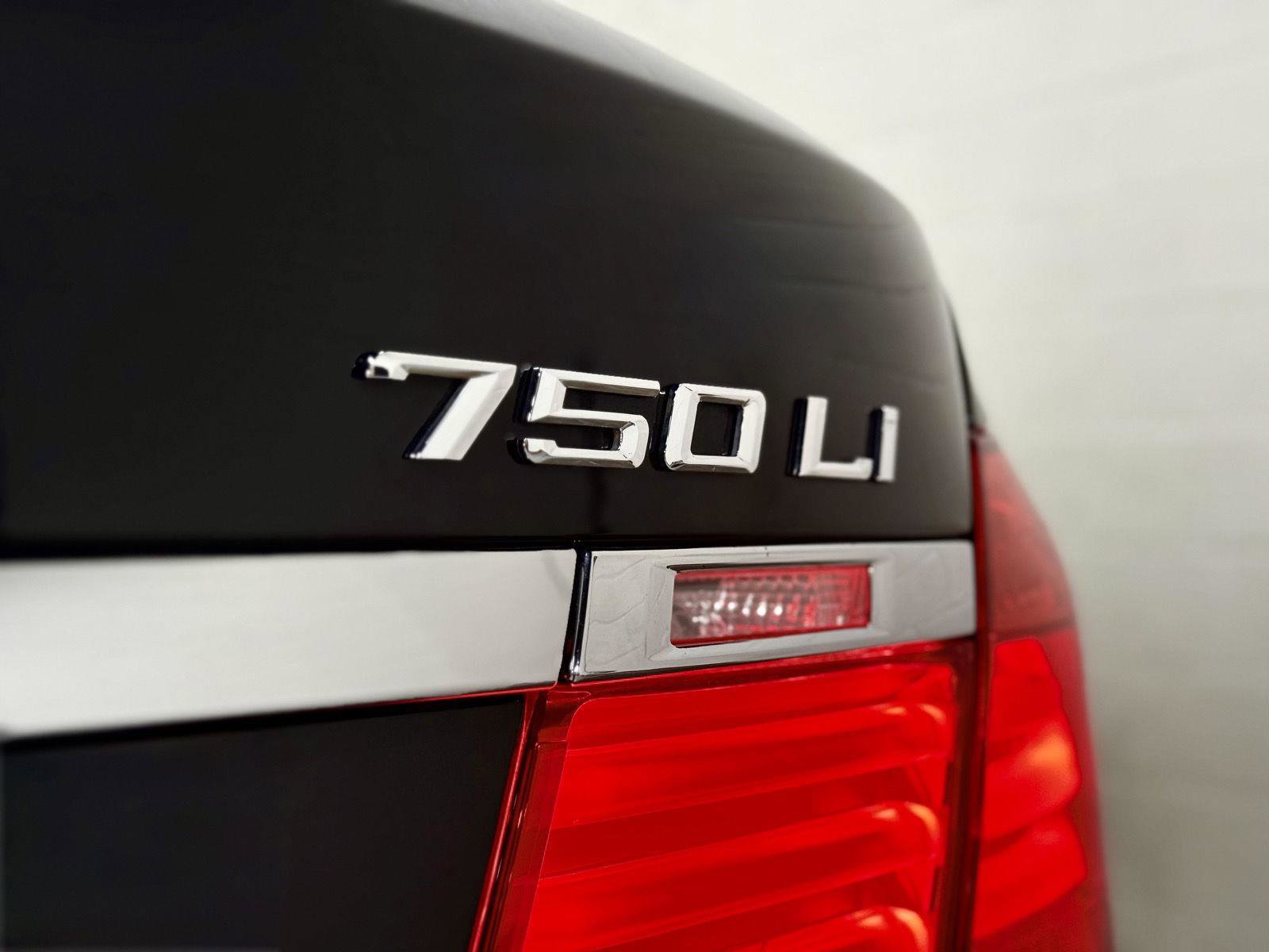 Used 2012 BMW 750Li w/ Driver Assistance Pkg RWD image 7