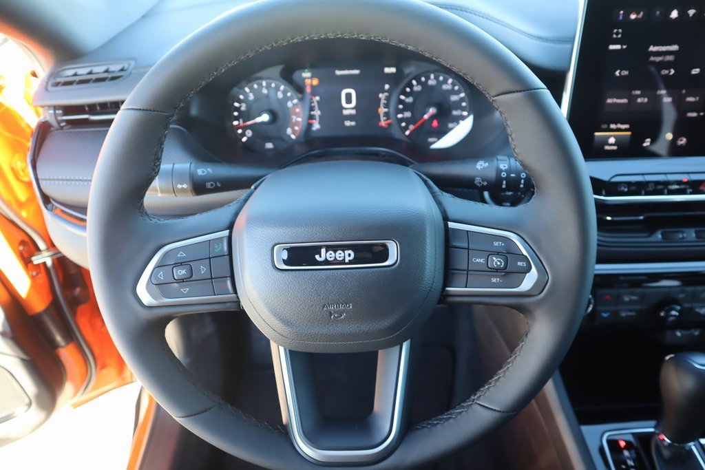 New 2026 Jeep Compass Latitude image 3