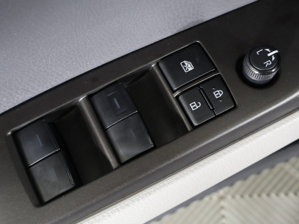 Used 2023 Toyota Camry SE image 33